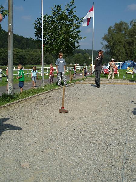 Jugendseminar2008 029.jpg - Und jetzt den Hammerstiel treffen - eine tolle Übung